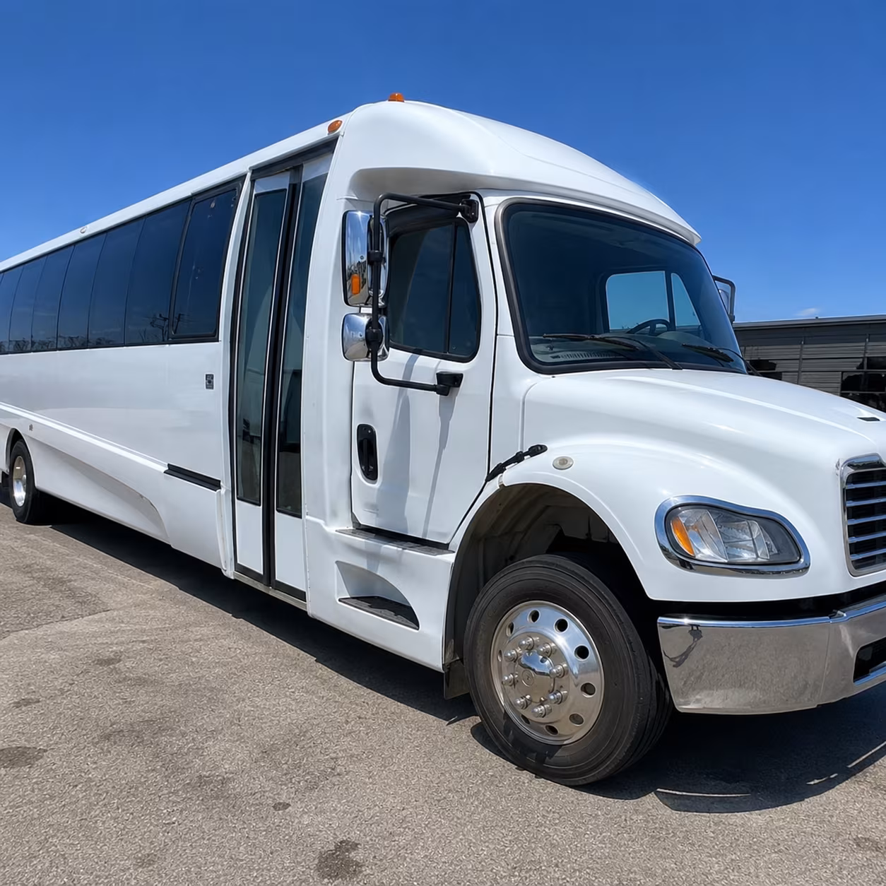 minibus rentals for prom night groups across the scv