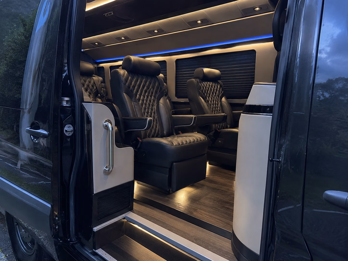 santa clarita airport transportation
