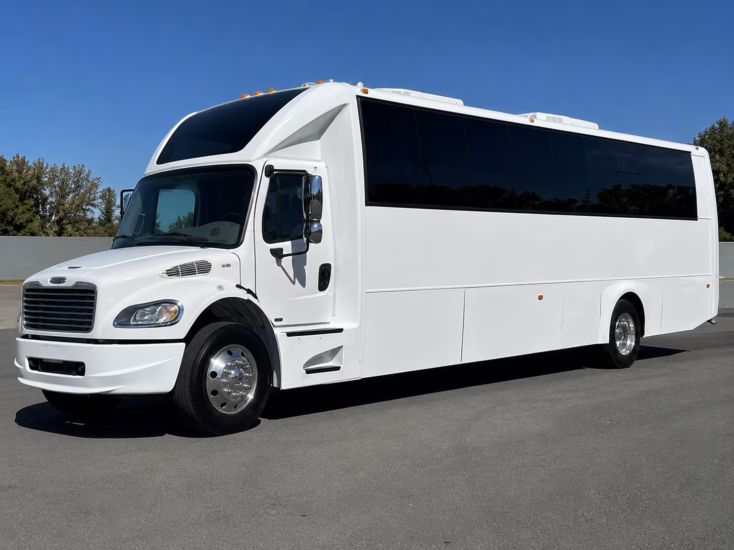 santa clarita bus rental service area