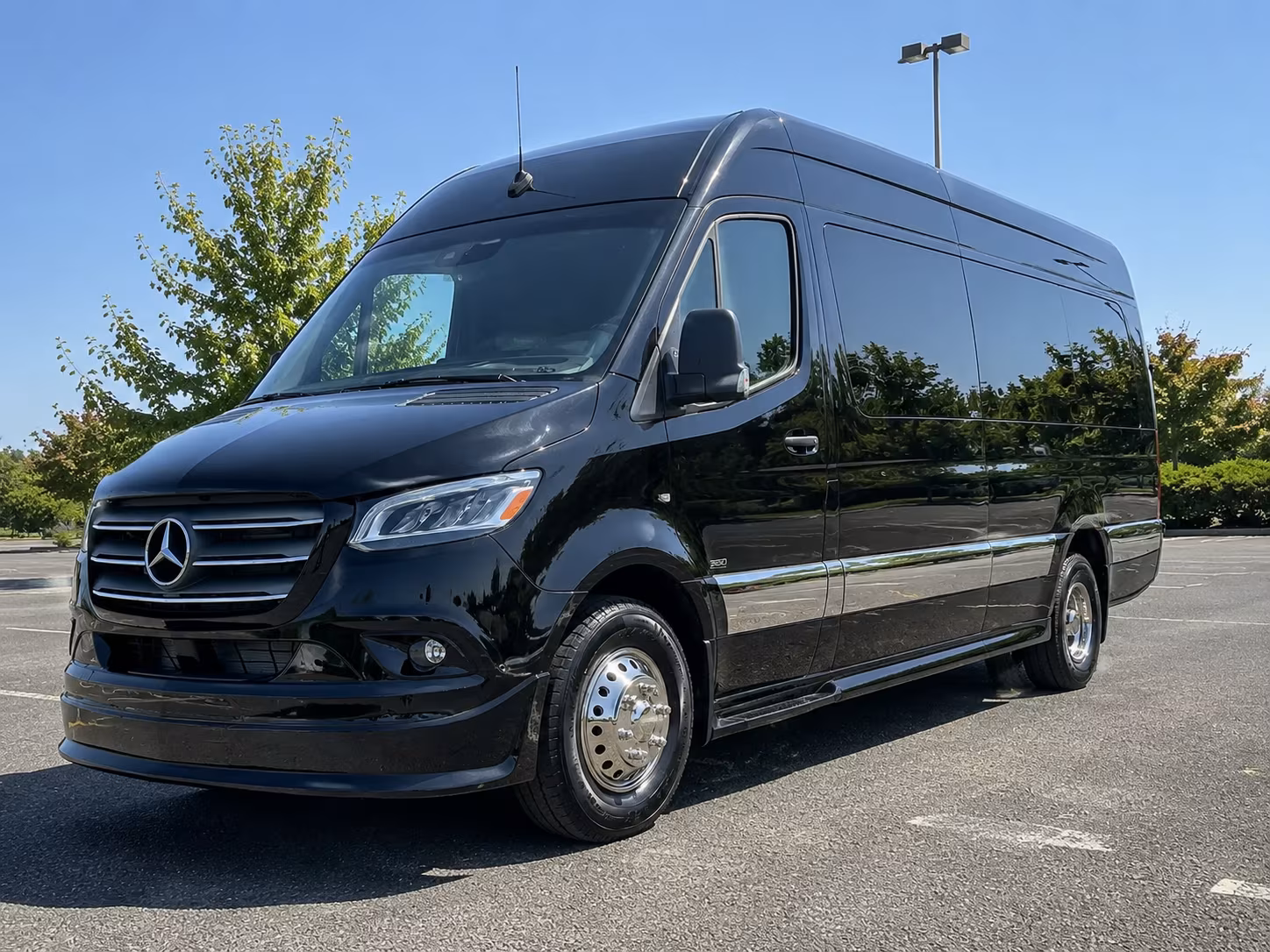 sprinter vans and minibuses for executive transportation around santa clarita
