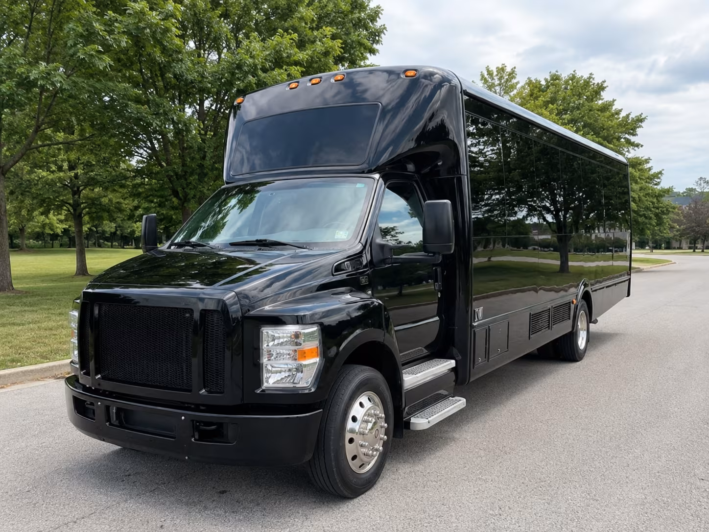 why rent using santaclaritaminibuscompany com